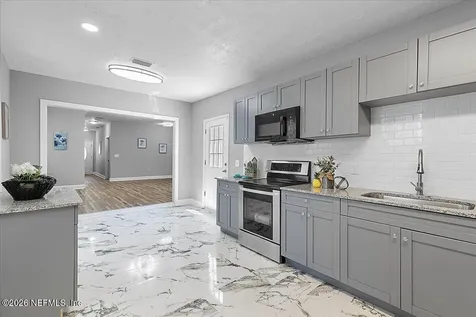 8418 Berry Avenue Jacksonville FL 32211