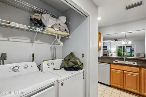 7701 Baymeadows Circle W Jacksonville FL 32256