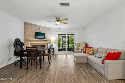 7701 Baymeadows Circle W Jacksonville FL 32256