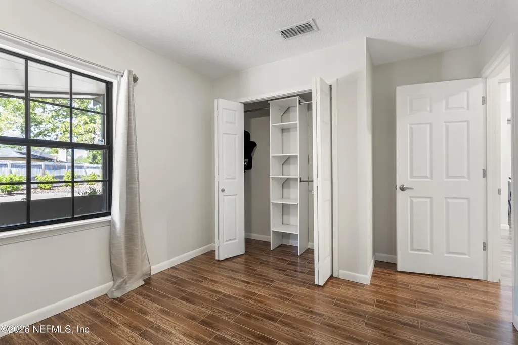 8000 Loch Lomond Lane Jacksonville FL 32244