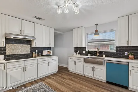 2911 Cadiz Avenue Jacksonville FL 32217