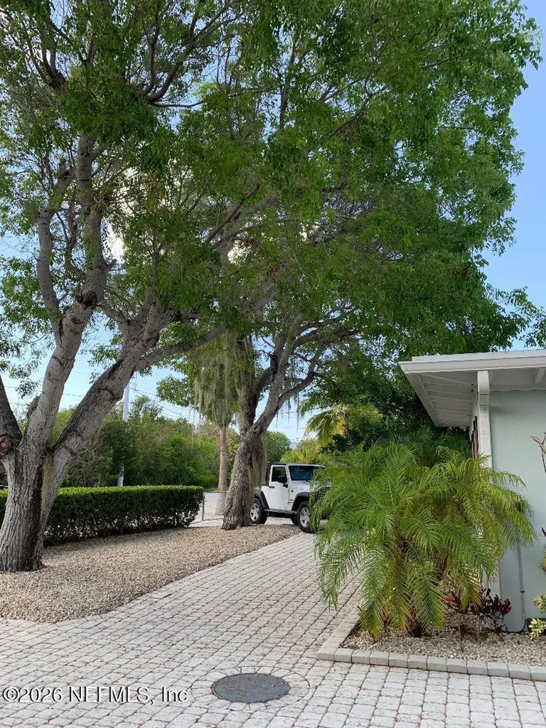 1136 W Shore Drive Big Pine Key FL 33043