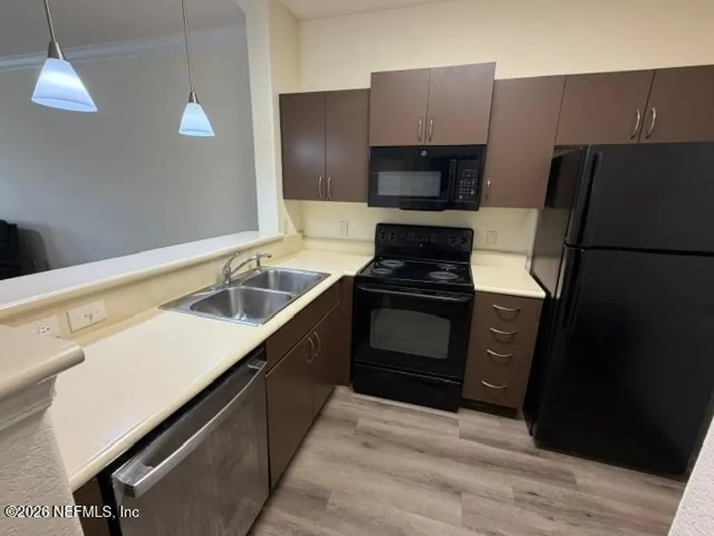 8290 Gate Parkway W Jacksonville FL 32216