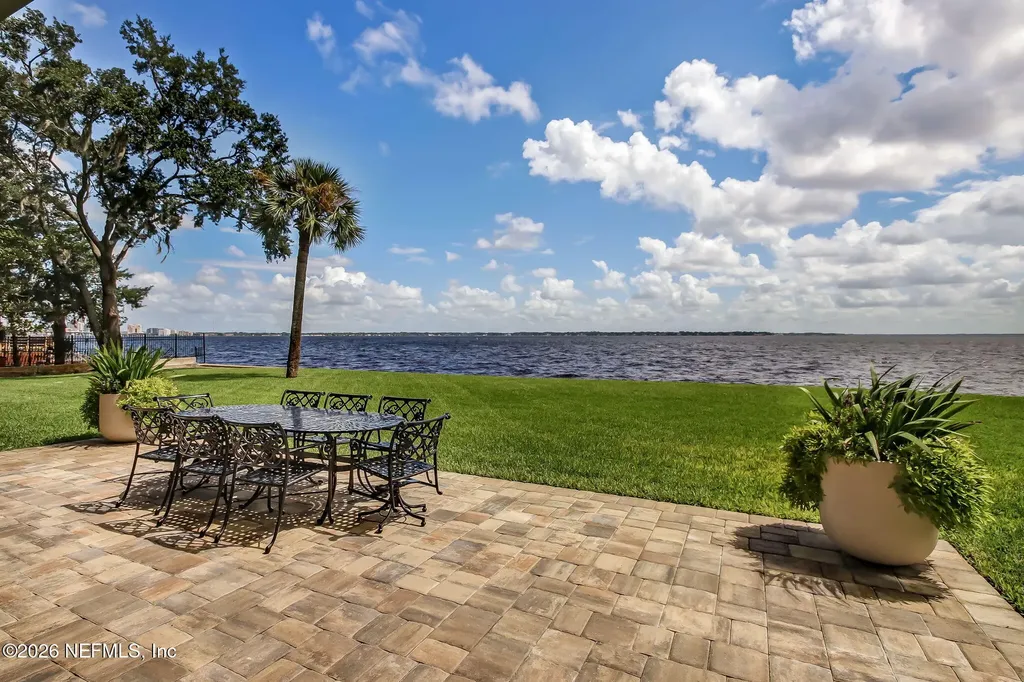 2970 Street Johns Avenue Jacksonville FL 32205