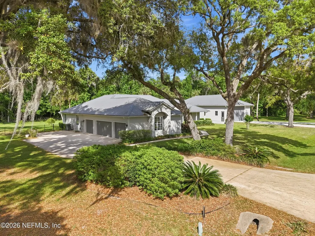 156 & 158 Mount Royal Avenue Crescent City FL 32112