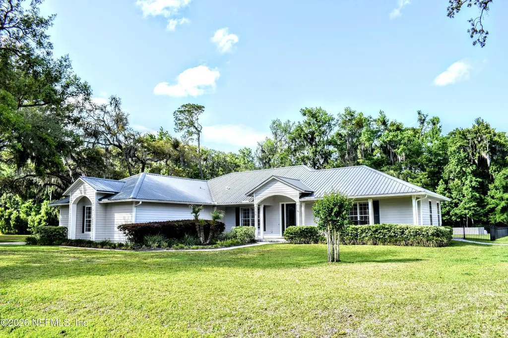 156 & 158 Mount Royal Avenue Crescent City FL 32112