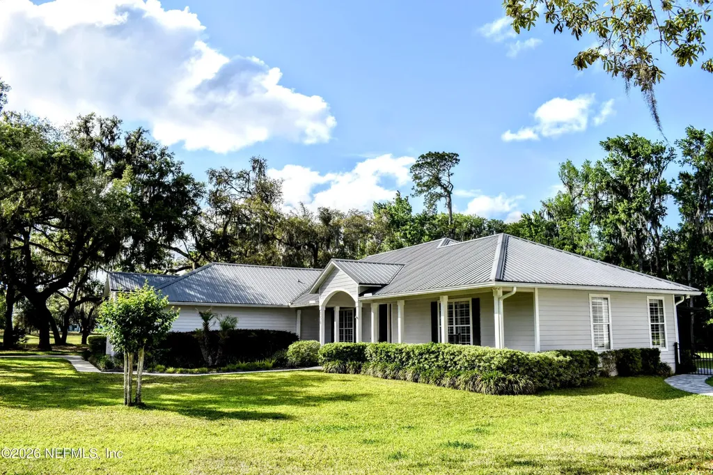 156 & 158 Mount Royal Avenue Crescent City FL 32112