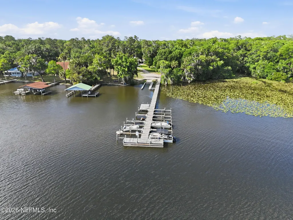 156 & 158 Mount Royal Avenue Crescent City FL 32112