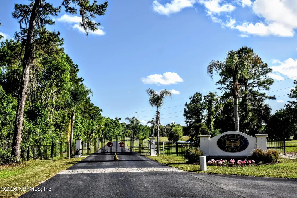 156 & 158 Mount Royal Avenue Crescent City FL 32112