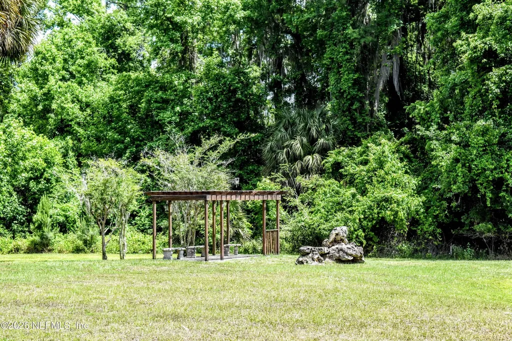 156 & 158 Mount Royal Avenue Crescent City FL 32112