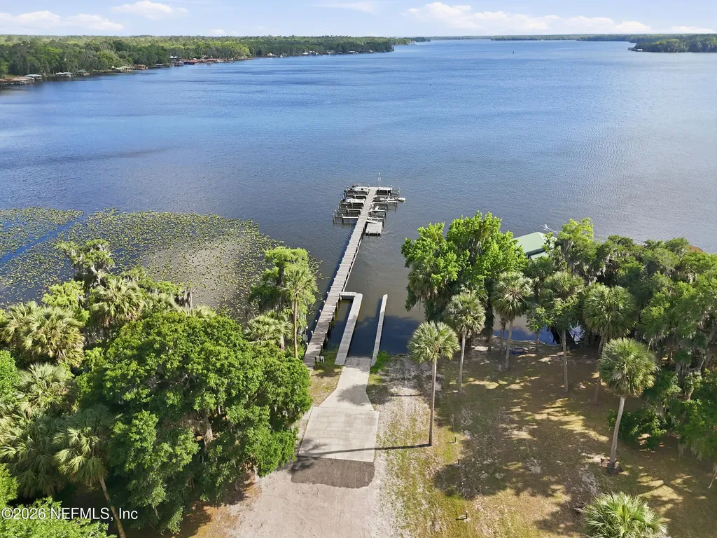156 & 158 Mount Royal Avenue Crescent City FL 32112