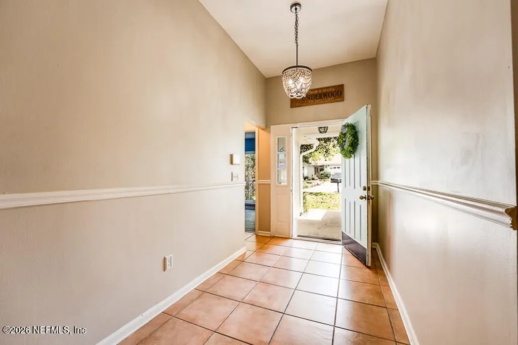 8005 Macinnes Drive Jacksonville FL 32244