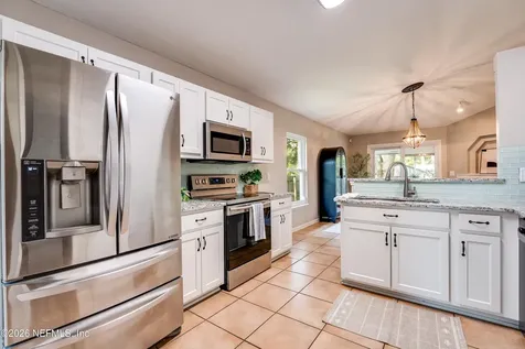 8005 Macinnes Drive Jacksonville FL 32244