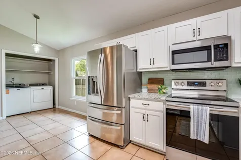 8005 Macinnes Drive Jacksonville FL 32244