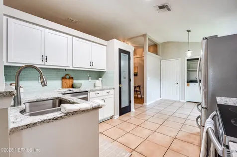 8005 Macinnes Drive Jacksonville FL 32244