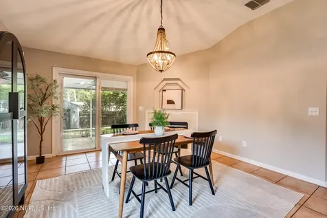 8005 Macinnes Drive Jacksonville FL 32244
