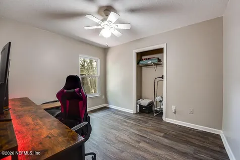 8005 Macinnes Drive Jacksonville FL 32244