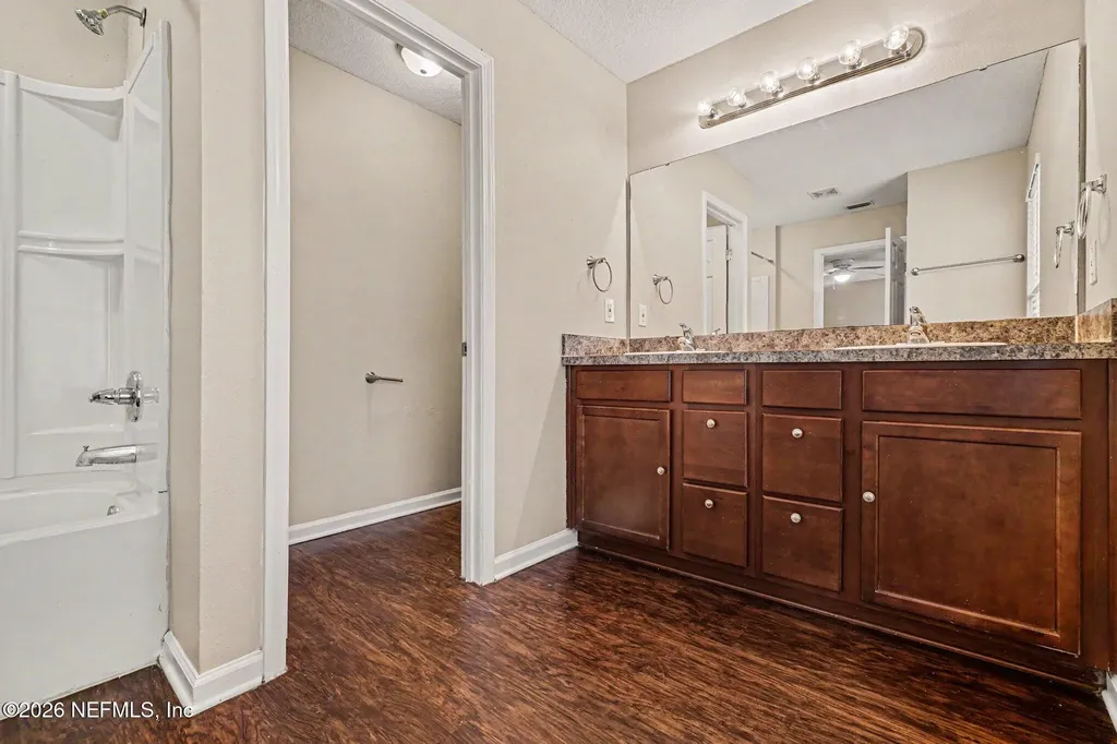5759 Village Pond Circle Jacksonville FL 32210