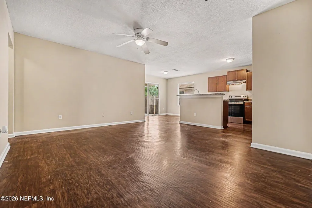 5759 Village Pond Circle Jacksonville FL 32210