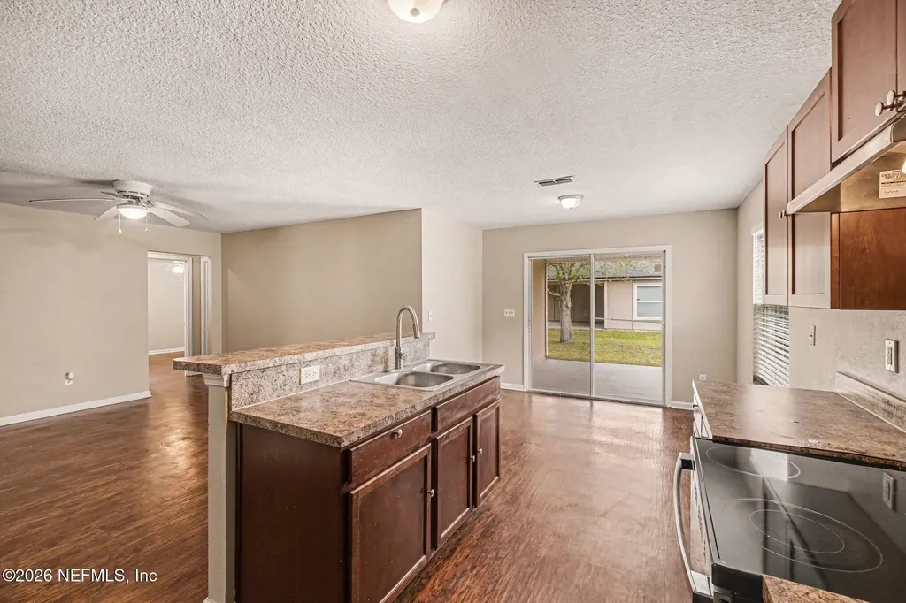5759 Village Pond Circle Jacksonville FL 32210