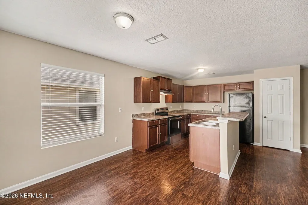 5759 Village Pond Circle Jacksonville FL 32210
