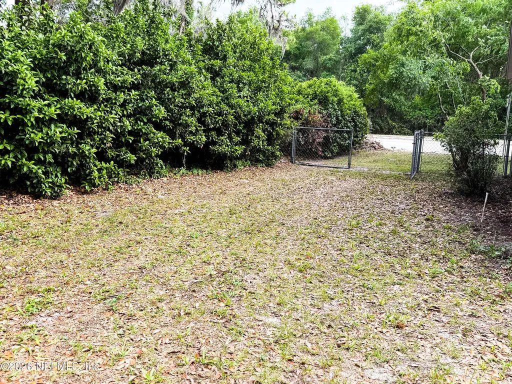 22620 SE Hawthorne` Road Hawthorne FL 32640