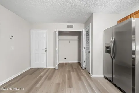 8400 Mcgirts Village Lane Jacksonville FL 32210