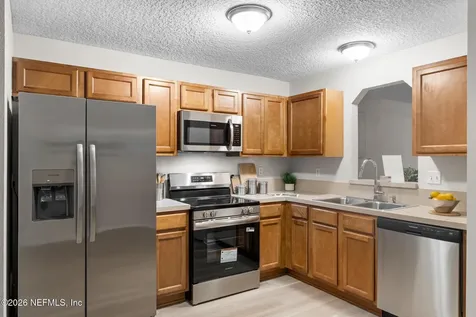8400 Mcgirts Village Lane Jacksonville FL 32210