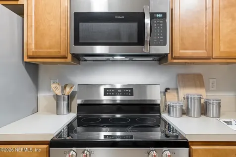 8400 Mcgirts Village Lane Jacksonville FL 32210