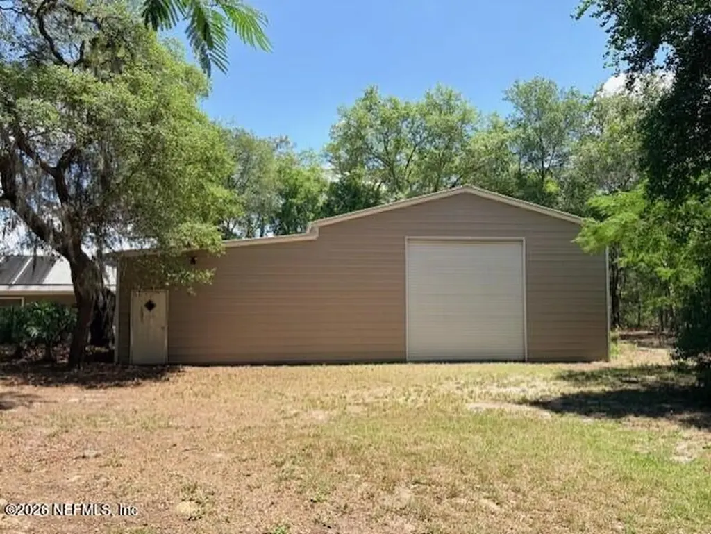 240 Swan Lake Drive Melrose FL 32666