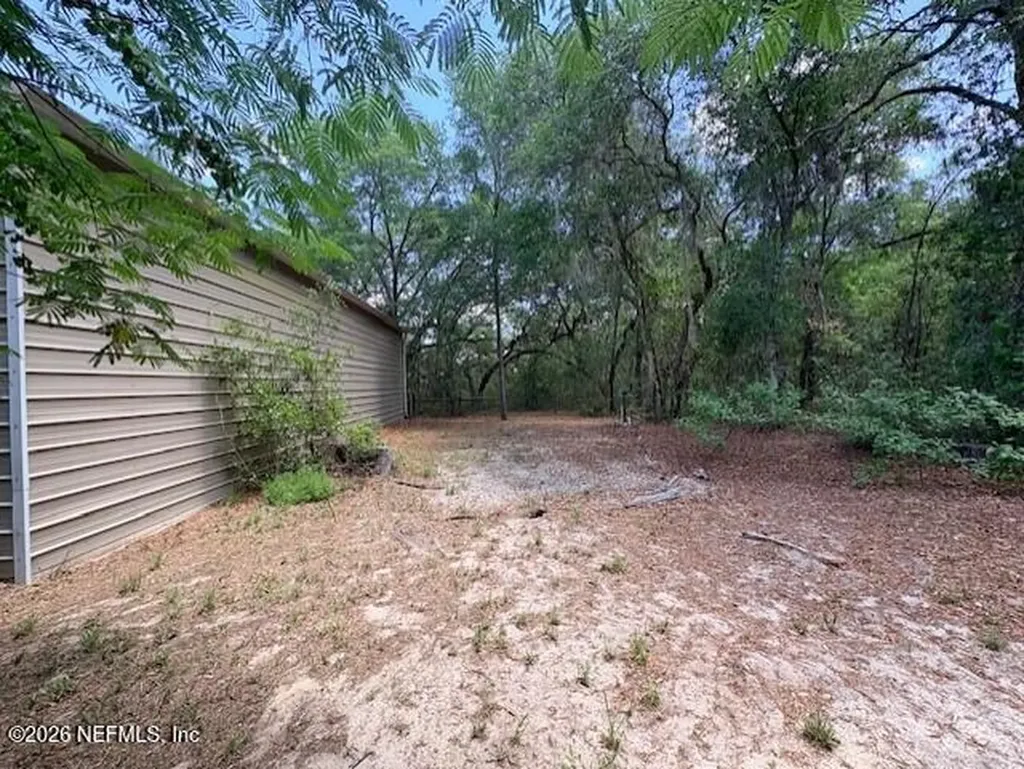 240 Swan Lake Drive Melrose FL 32666