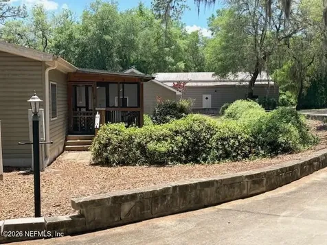 240 Swan Lake Drive Melrose FL 32666