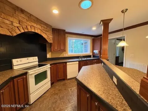 240 Swan Lake Drive Melrose FL 32666
