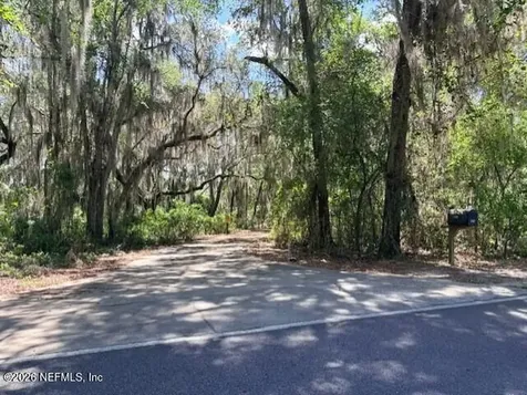 240 Swan Lake Drive Melrose FL 32666