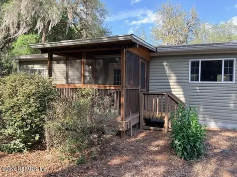 240 Swan Lake Drive Melrose FL 32666