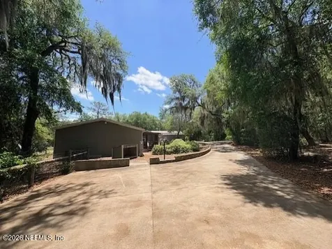 240 Swan Lake Drive Melrose FL 32666