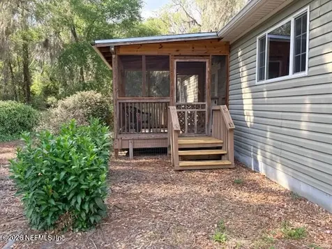 240 Swan Lake Drive Melrose FL 32666