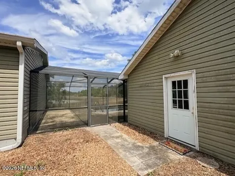 240 Swan Lake Drive Melrose FL 32666