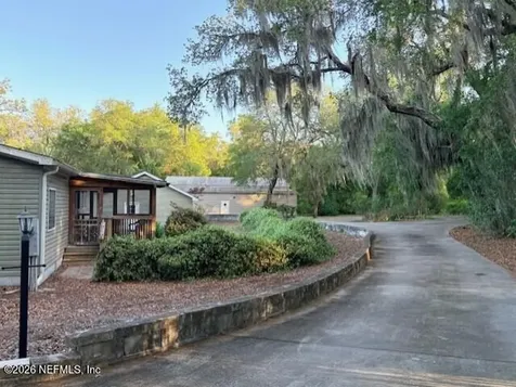 240 Swan Lake Drive Melrose FL 32666