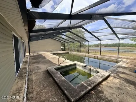 240 Swan Lake Drive Melrose FL 32666