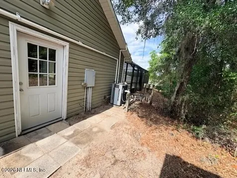 240 Swan Lake Drive Melrose FL 32666