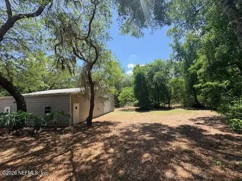 240 Swan Lake Drive Melrose FL 32666