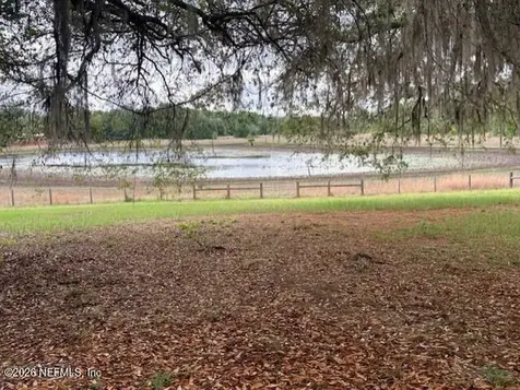 240 Swan Lake Drive Melrose FL 32666