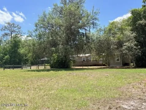 240 Swan Lake Drive Melrose FL 32666