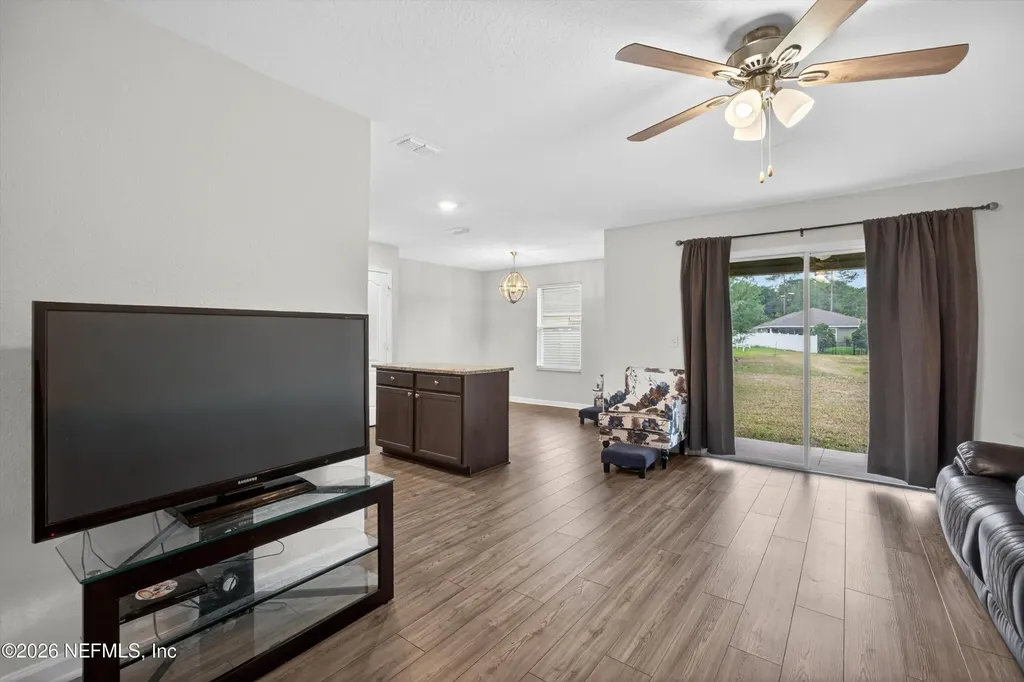 5923 Crosby Lake Way E Macclenny FL 32063