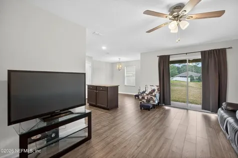 5923 Crosby Lake Way E Macclenny FL 32063