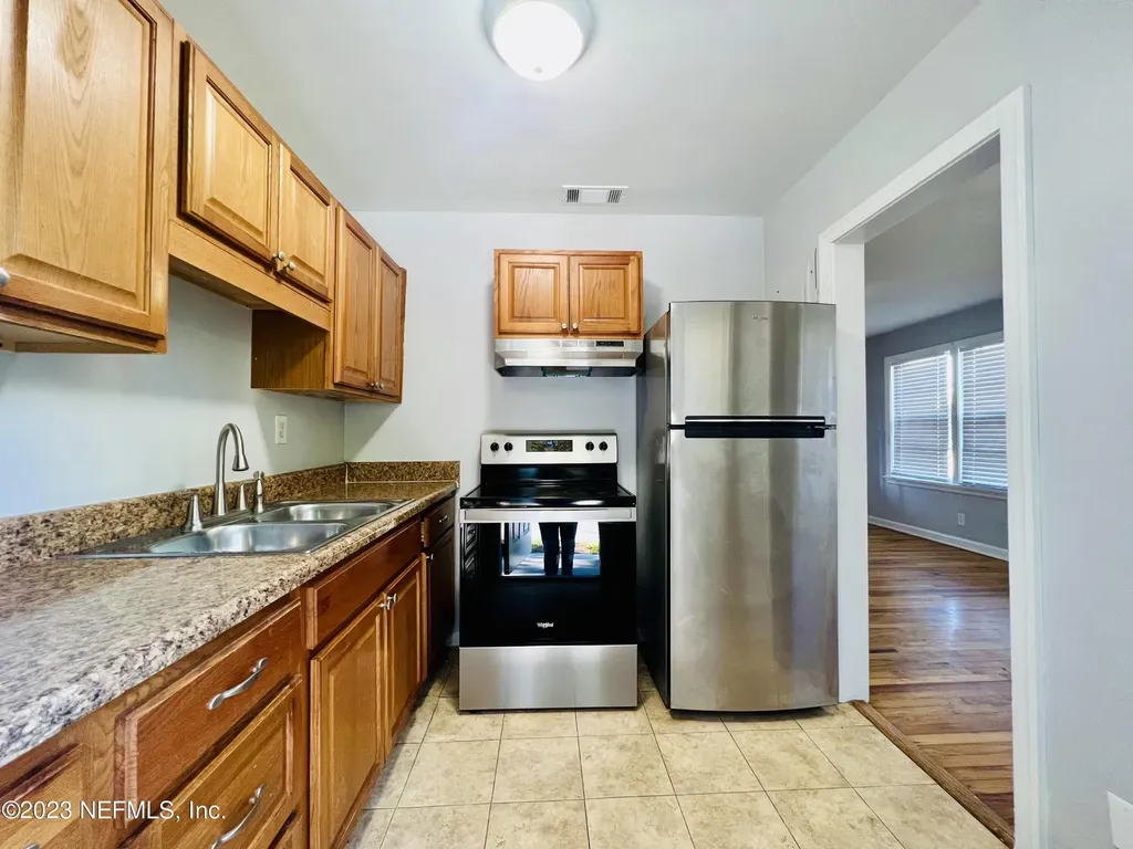 2105 Kingswood Road Jacksonville FL 32207