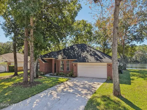 208 Honeysuckle Way St. Johns FL 32259