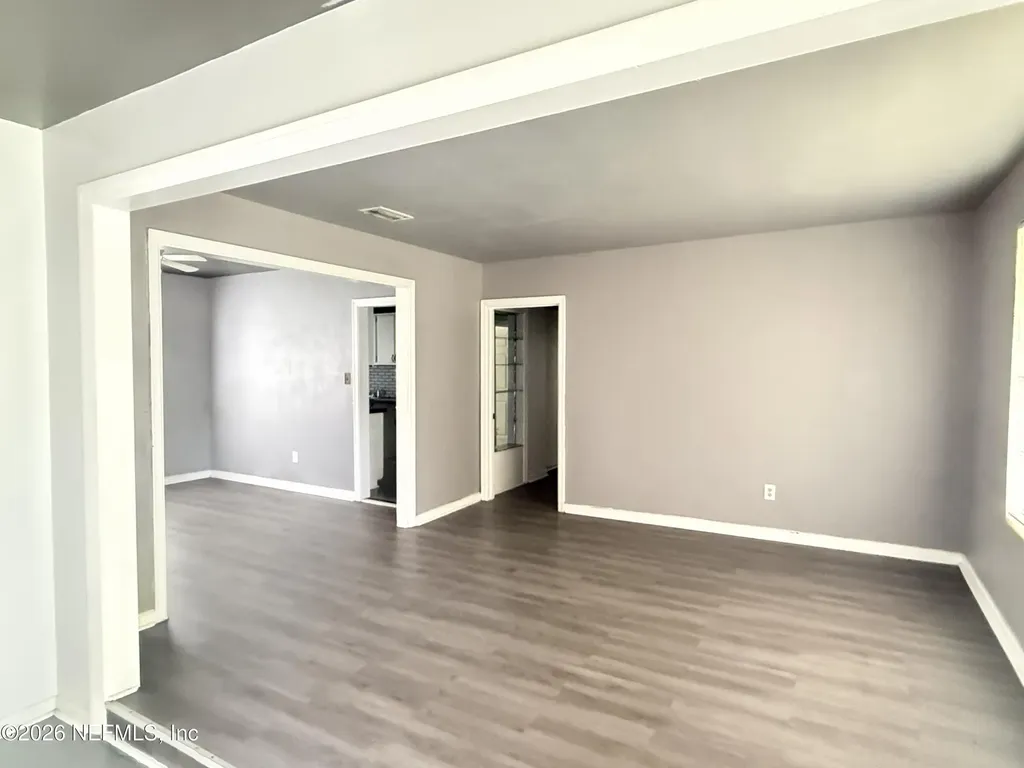 8384 Delaware Avenue Jacksonville FL 32208