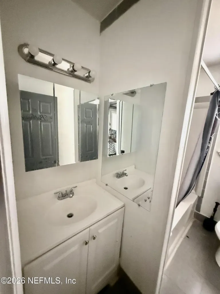 8384 Delaware Avenue Jacksonville FL 32208